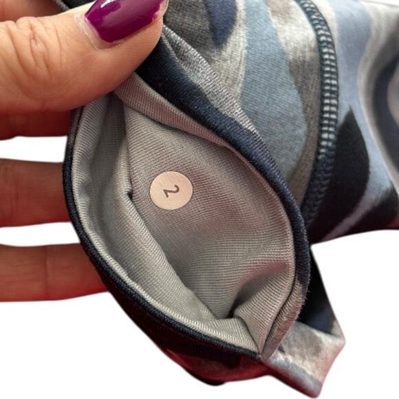 NEW Lululemon Wunder Under Crop III Mini Coast Camo Deep Navy Multi Size 2 - Picture 6 of 11